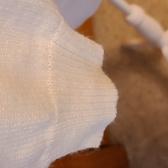 Banana Republic Cream Women's Crew Neck Sweater Size M Petite - Picture 4 of 7